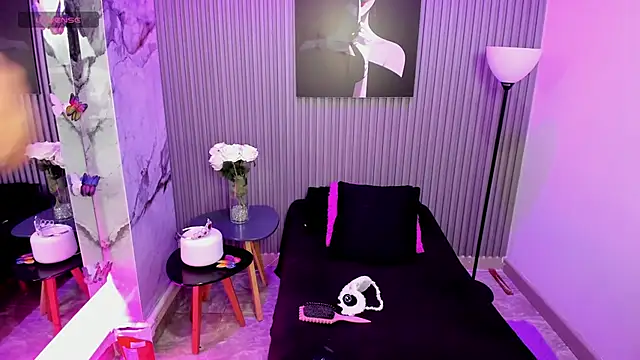 CloeyMiller online show from November 2025 04:19:02 PM