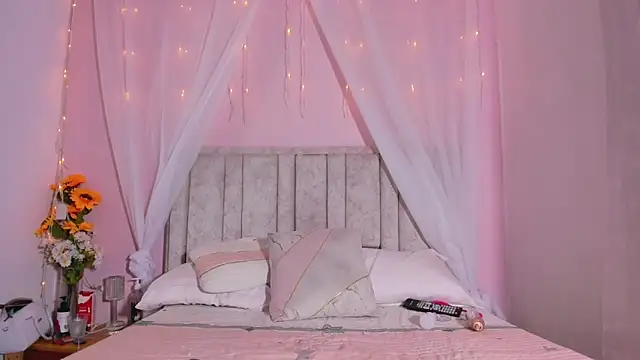 Rachellcooperrr online show from September 2025 10:15:01 AM