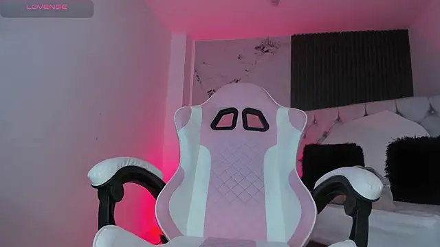 Snapshot of chloesagee chatting on September 2025 11:43:01 PM chloesagee online show from September 2025 11:43:01 PM