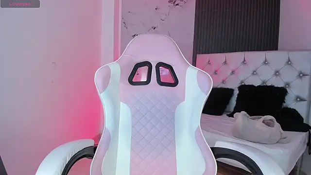 Snapshot of chloesagee chatting on October 2025 11:06:02 PM chloesagee online show from October 2025 11:06:02 PM