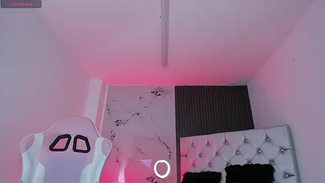 Snapshot of chloesagee chatting on October 2025 11:27:01 PM chloesagee online show from October 2025 11:27:01 PM