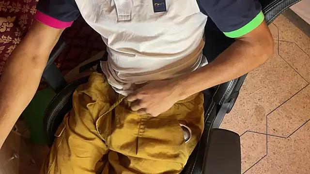 JUSTFORRICH online show from October 2025 01:45:02 PM