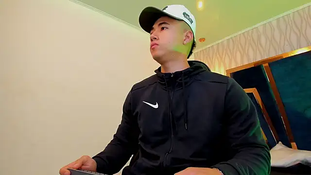 Snapshot of Draven_Marceaux chatting on September 2025 11:21:01 AM Draven Marceaux online show from September 2025 11:21:01 AM