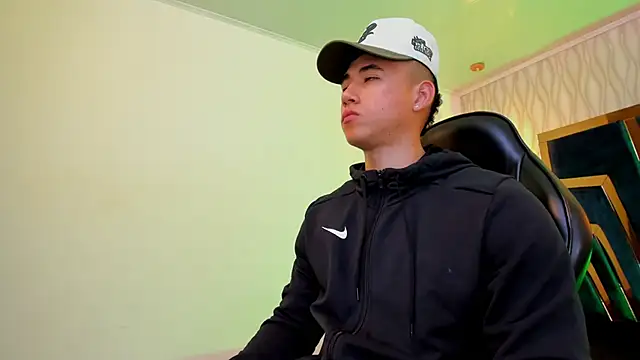 Snapshot of Draven_Marceaux chatting on September 2025 11:21:01 AM Draven Marceaux online show from September 2025 11:21:01 AM