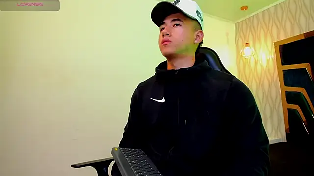 Snapshot of Draven_Marceaux chatting on September 2025 11:22:02 AM Draven Marceaux online show from September 2025 11:22:02 AM