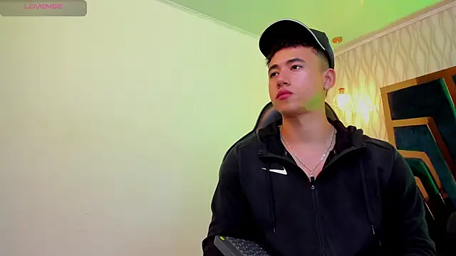 Snapshot of Draven_Marceaux chatting on September 2025 01:57:02 PM Draven Marceaux online show from September 2025 01:57:02 PM