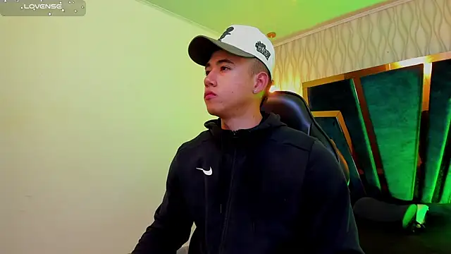 Snapshot of Draven_Marceaux chatting on September 2025 11:34:02 AM Draven Marceaux online show from September 2025 11:34:02 AM