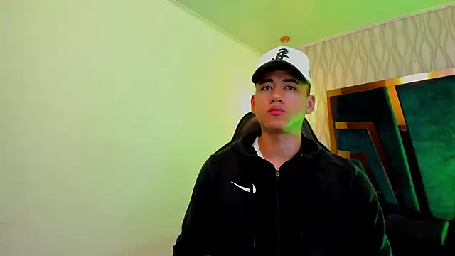 Snapshot of Draven_Marceaux chatting on September 2025 11:36:01 AM Draven Marceaux online show from September 2025 11:36:01 AM