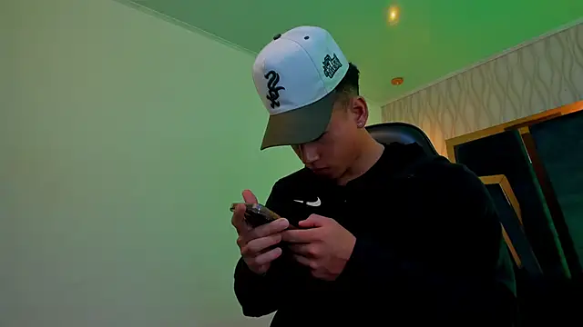 Snapshot of Draven_Marceaux chatting on October 2025 11:32:02 AM Draven Marceaux online show from October 2025 11:32:02 AM