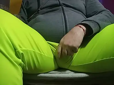 Snapshot of BabyBearMilk chatting on November 2025 05:29:02 AM BabyBearMilk online show from November 2025 05:29:02 AM