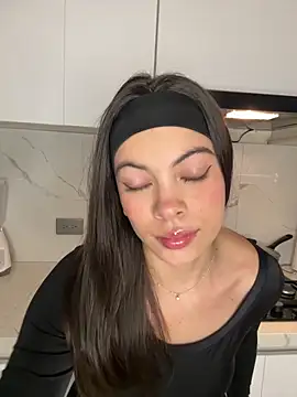 HellennScott online show from March 2026 12:16:01 AM