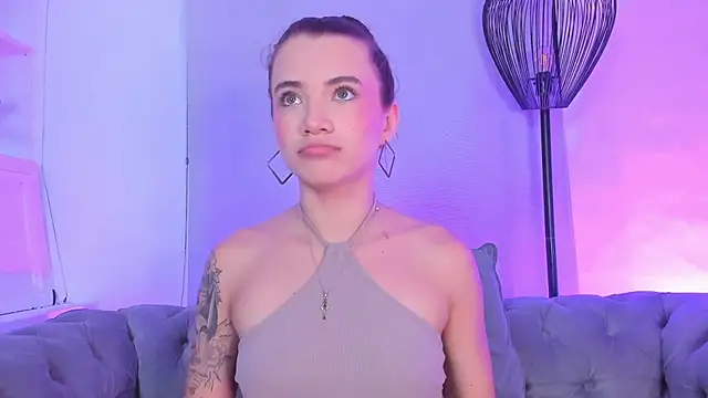 aitana baker  online show from October 2025 04:10:02 AM