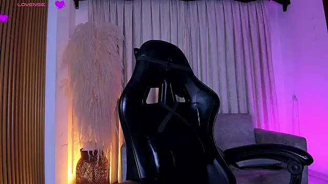 Snapshot of JulienSaint chatting on February 2026 11:33:01 AM JulienSaint online show from February 2026 11:33:01 AM