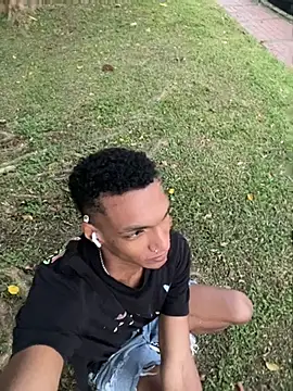 Snapshot of JulienSaint chatting on February 2026 11:20:01 AM JulienSaint online show from February 2026 11:20:01 AM