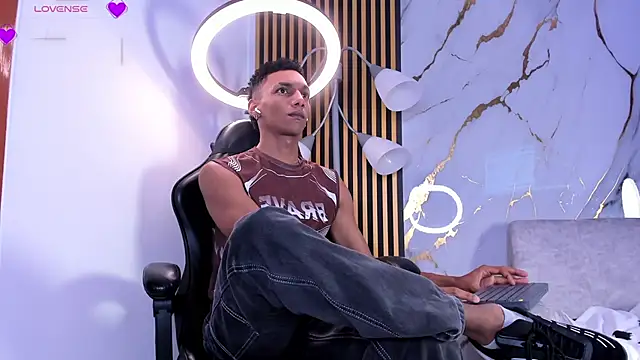 Snapshot of JulienSaint chatting on February 2026 09:28:02 AM JulienSaint online show from February 2026 09:28:02 AM