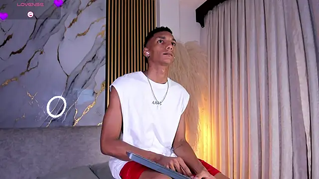 Snapshot of JulienSaint chatting on March 2026 11:17:02 AM JulienSaint online show from March 2026 11:17:02 AM