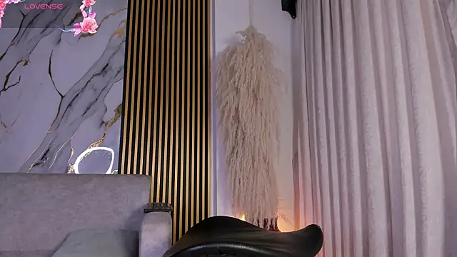 Snapshot of JulienSaint chatting on March 2026 12:22:02 PM JulienSaint online show from March 2026 12:22:02 PM