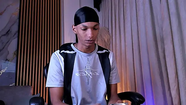 Snapshot of JulienSaint chatting on March 2026 11:39:02 AM JulienSaint online show from March 2026 11:39:02 AM