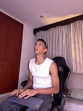 Snapshot of JulienSaint chatting on March 2026 11:27:01 AM JulienSaint online show from March 2026 11:27:01 AM