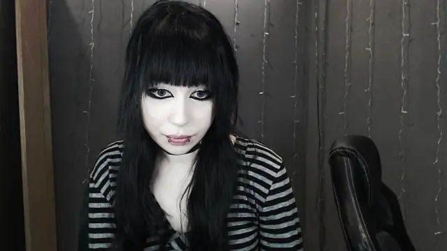 Snapshot of _LUCY_LAVE chatting on March 2026 11:27:02 PM LUCY LAVE online show from March 2026 11:27:02 PM