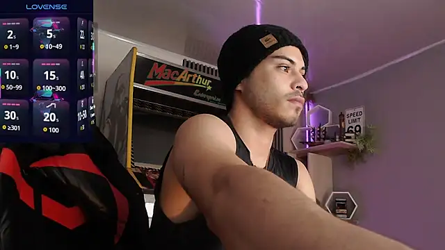 Snapshot of Bastian_MCcormick chatting on September 2025 12:05:02 PM Bastian MCcormick online show from September 2025 12:05:02 PM