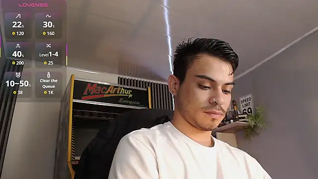 Snapshot of Bastian_MCcormick chatting on September 2025 01:00:02 PM Bastian MCcormick online show from September 2025 01:00:02 PM