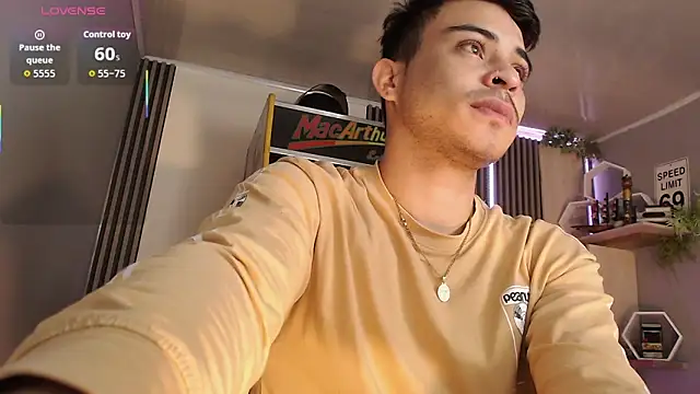 Snapshot of Bastian_MCcormick chatting on October 2025 12:55:02 PM Bastian MCcormick online show from October 2025 12:55:02 PM