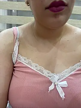 Snapshot of Bold-arabic-vibes chatting on April 2026 04:02:02 PM Bold-arabic-vibes online show from April 2026 04:02:02 PM