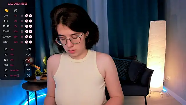 BellaCaress online show from September 2025 02:22:02 AM