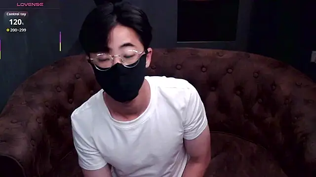 asiantwinkz online show from May 2026 02:10:01 PM