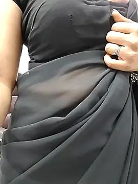 Snapshot of SEEMA_127 chatting on November 2025 05:18:02 AM SEEMA 127 online show from November 2025 05:18:02 AM