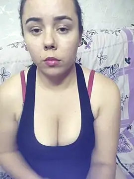 Snapshot of CutieMarine chatting on October 2025 10:43:02 AM CutieMarine online show from October 2025 10:43:02 AM