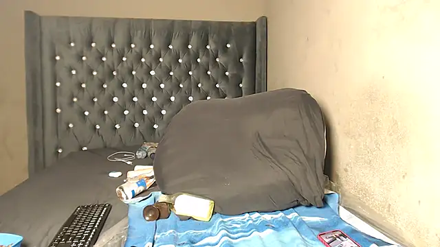 Snapshot of Kikie23 chatting on October 2025 12:43:01 AM Kikie23 online show from October 2025 12:43:01 AM