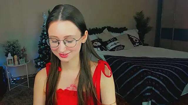 YourLovellyStory online show from January 2026 12:07:01 PM