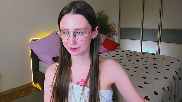 YourLovellyStory online show from April 2026 04:55:01 PM