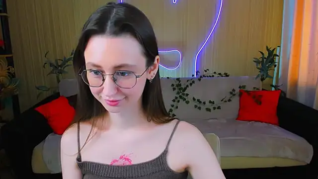 YourLovellyStory online show from May 2026 01:49:02 PM