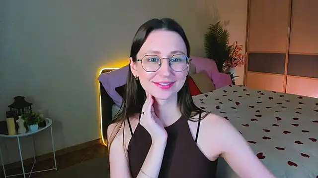 YourLovellyStory online show from May 2026 04:04:02 PM