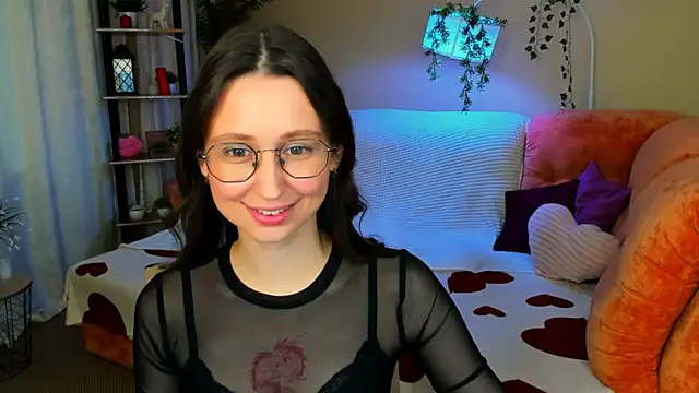 YourLovellyStory online show from June 2026 12:32:01 PM