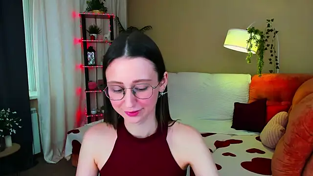 YourLovellyStory online show from June 2026 11:35:02 AM