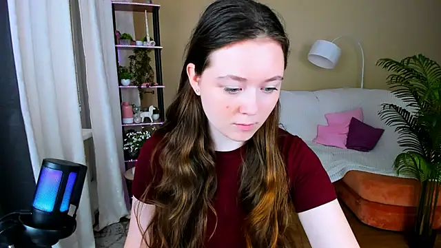 AlluringLookk online show from September 2025 12:18:01 PM