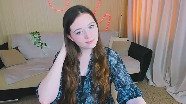 AlluringLookk online show from October 2025 12:25:01 PM