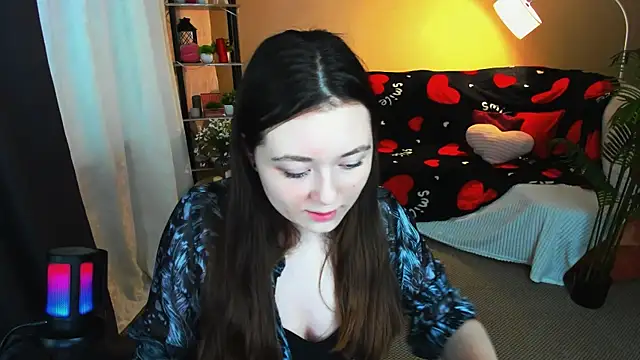 AlluringLookk online show from February 2026 12:31:01 PM