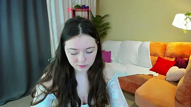 AlluringLookk online show from April 2026 04:37:02 PM