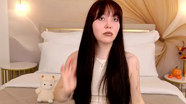 Snapshot of VanessaFields chatting on October 2025 03:02:02 PM VanessaFields online show from October 2025 03:02:02 PM