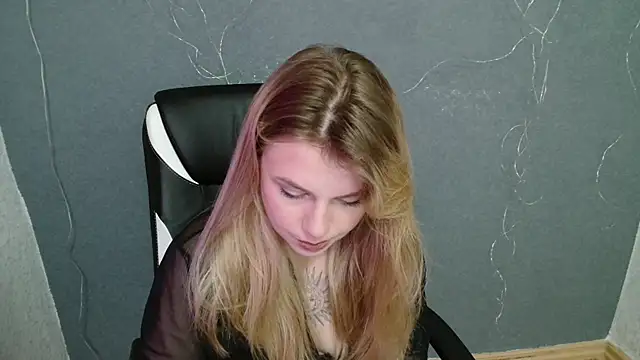 AngelicaHollywood online show from November 2025 08:08:02 PM