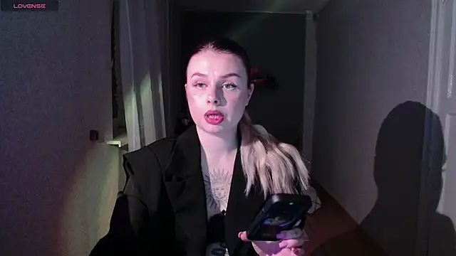 Snapshot of AngelicaHollywood chatting on June 2026 08:01:01 PM AngelicaHollywood online show from June 2026 08:01:01 PM