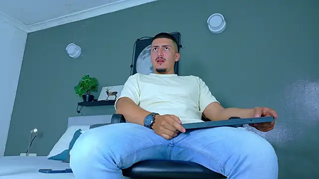 MrFox   online show from November 2025 07:40:02 PM