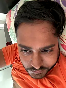 Snapshot of blrguychub chatting on November 2025 06:33:01 AM blrguychub online show from November 2025 06:33:01 AM