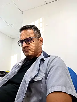 geimos36 online show from October 2025 09:27:02 PM