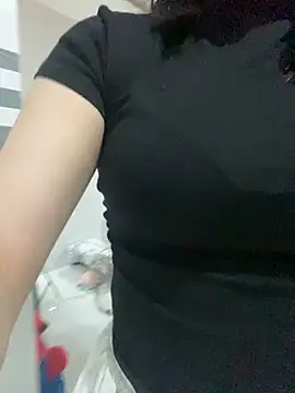 Beiiu 18 online show from October 2025 08:40:02 PM